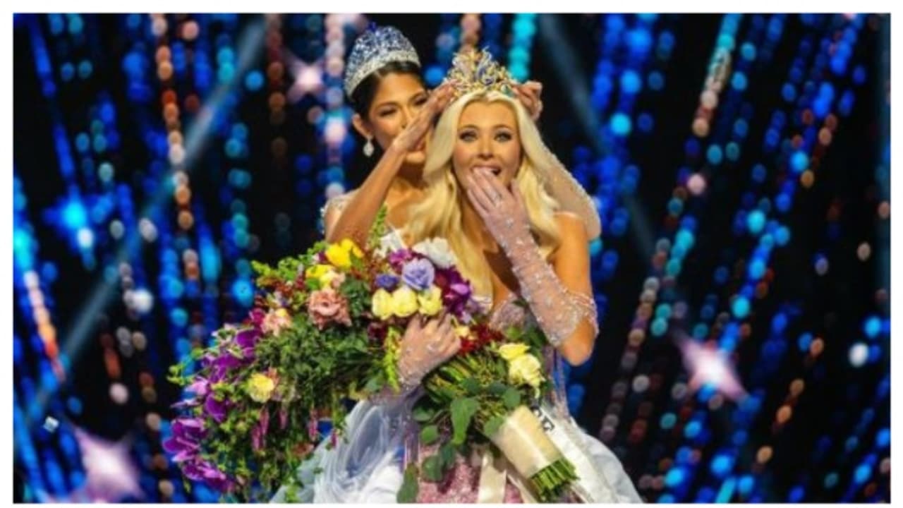 Miss Universe 2024 : മിസ് യൂണിവേഴ്സ് കിരീടം ചൂടി 21കാരി വിക്ടോറിയ കെയർ Miss Universe 2024 : മിസ് യൂണിവേഴ്സ് കിരീടം ചൂടി 21കാരി വിക്ടോറിയ കെയർ