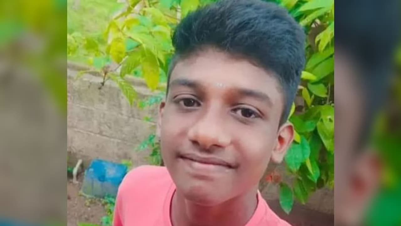 നേമത്ത് പത്താം ക്ലാസുകാരൻ ജീവനൊടുക്കിയ നിലയിൽ; അന്വേഷണം തുടങ്ങി പൊലീസ് നേമത്ത് പത്താം ക്ലാസുകാരൻ ജീവനൊടുക്കിയ നിലയിൽ; അന്വേഷണം തുടങ്ങി പൊലീസ്