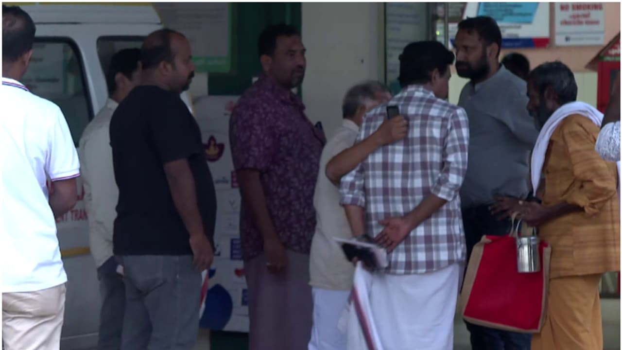 പനിയും ഛർദിയും വയറിളക്കവും; മുട്ടിൽ സ്കൂളിലെ 17 വിദ്യാർഥികൾ ആശുപത്രിയിൽ, പരിശോധന നടത്തി ഭക്ഷ്യസുരക്ഷ വിഭാഗം