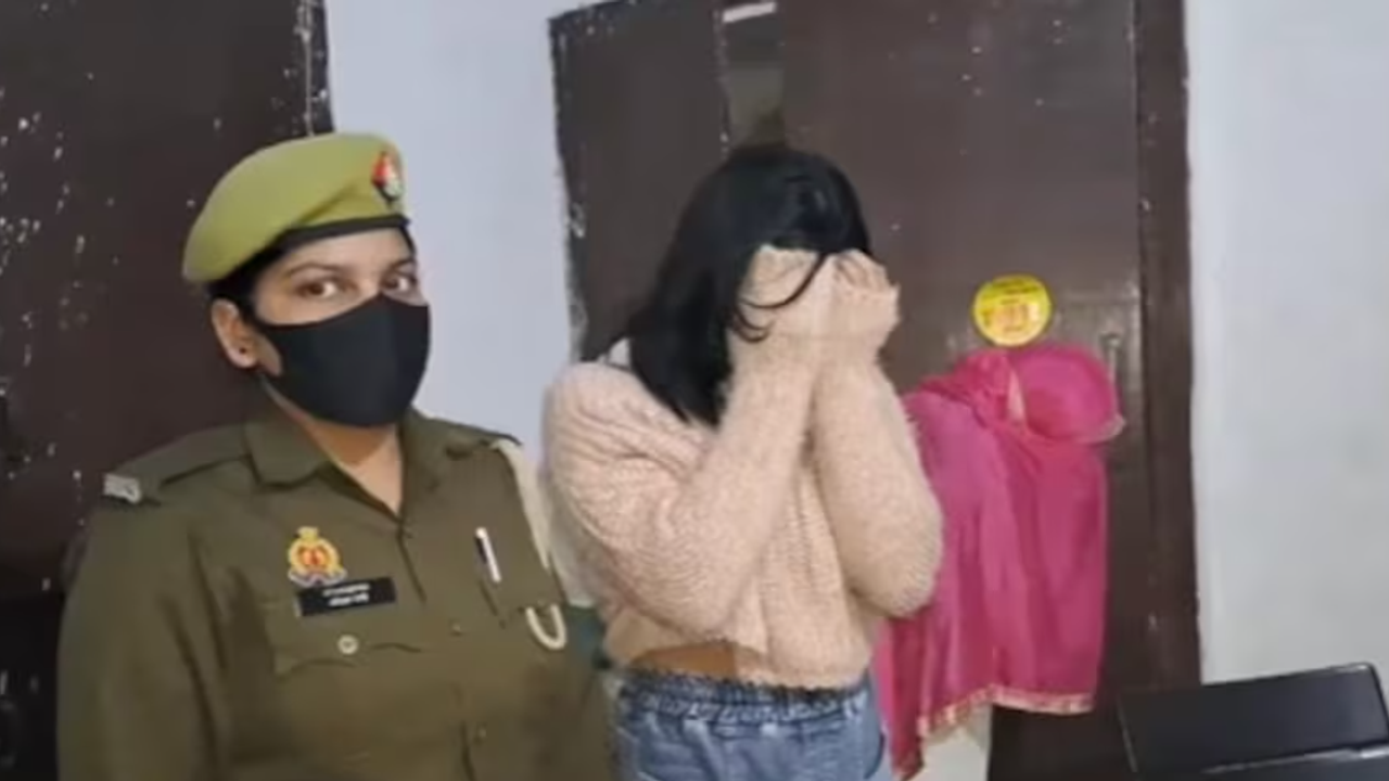 Sex racket busted at Meerut massage parlour: Hidden camera used to blackmail clients, 16 arrested (WATCH) Sex racket busted at Meerut massage parlour: Hidden camera used to blackmail clients, 16 arrested (WATCH)