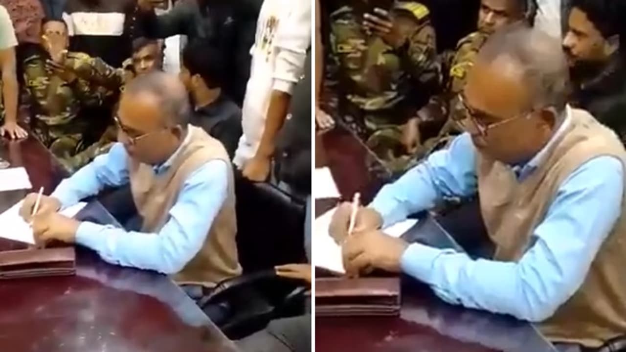 Hindu teachers in unrest hit Bangladesh targeted once again; principal among 3 forced to resign (WATCH) Hindu teachers in unrest hit Bangladesh targeted once again; principal among 3 forced to resign (WATCH)