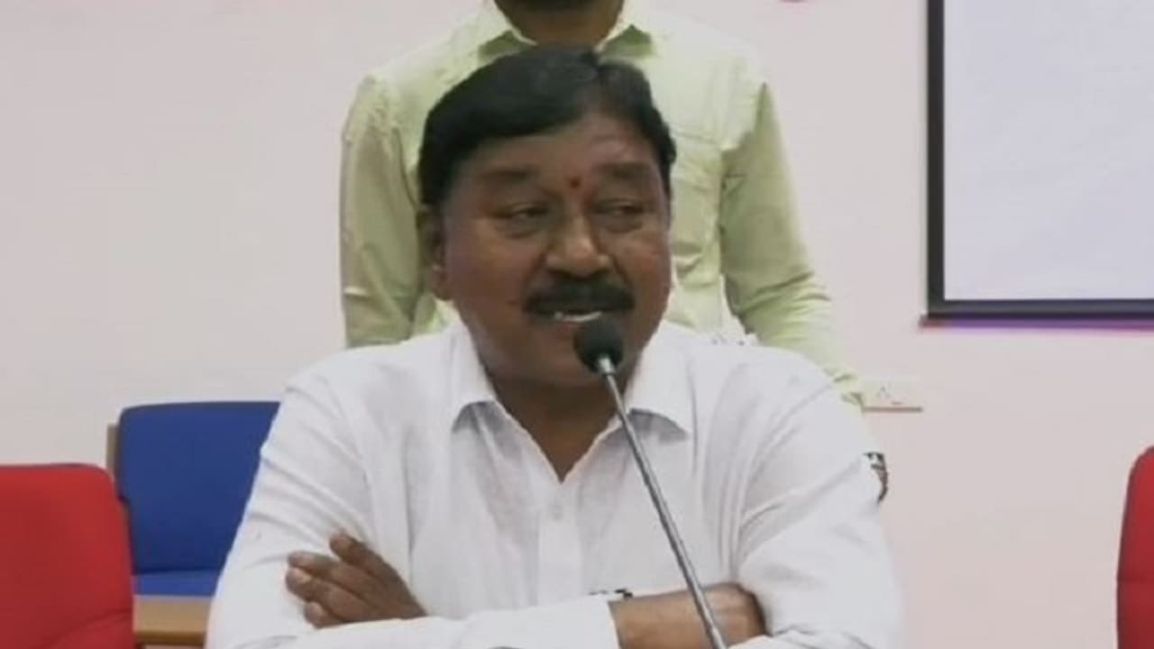 ಬಿಜೆಪಿಯಿಂದ ಕಾಂಗ್ರೆಸ್ ಶಾಸಕರಿಗೆ 50 ಕೋಟಿ ಆಫರ್, ನನ್ನನ್ನು ಯಾರೂ ಸಂಪರ್ಕಿಸಿಲ್ಲ, ಎಂಎಲ್ಎ ಕೃಷ್ಣಮೂರ್ತಿ ಬಿಜೆಪಿಯಿಂದ ಕಾಂಗ್ರೆಸ್ ಶಾಸಕರಿಗೆ 50 ಕೋಟಿ ಆಫರ್, ನನ್ನನ್ನು ಯಾರೂ ಸಂಪರ್ಕಿಸಿಲ್ಲ, ಎಂಎಲ್ಎ ಕೃಷ್ಣಮೂರ್ತಿ