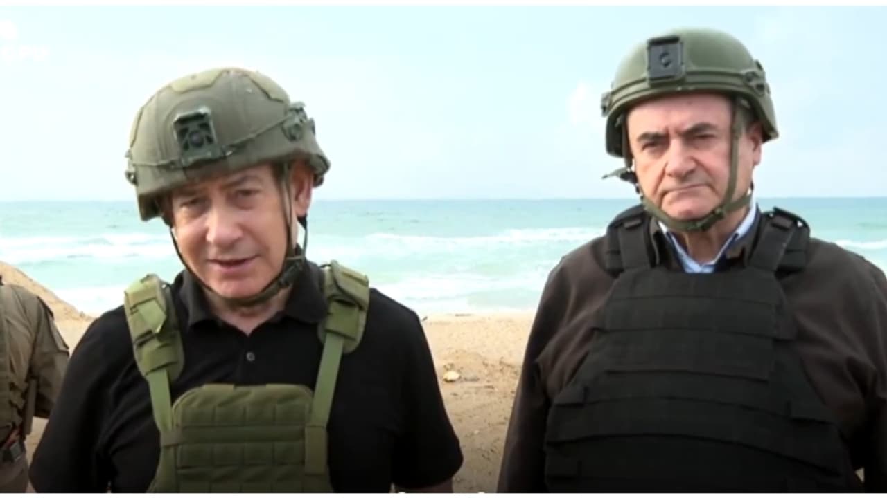 'ഹമാസ് ഇനി ഒരിക്കലും മടങ്ങിവരില്ല'; യുദ്ധക്കുപ്പായത്തിൽ ​ഗാസ സന്ദർശിച്ച് ബെഞ്ചമിൻ നെതന്യാഹു