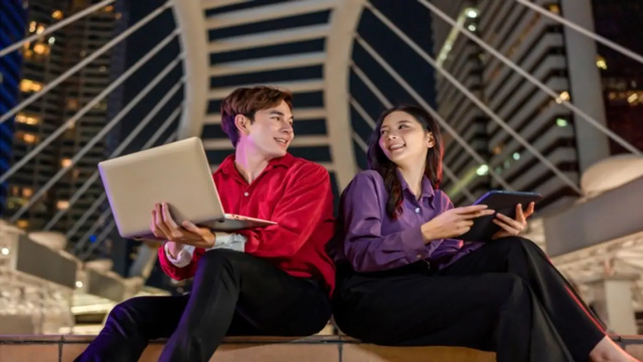 'Company more keen than mom': Chinese firm offers cash reward for employees to date; Internet reacts