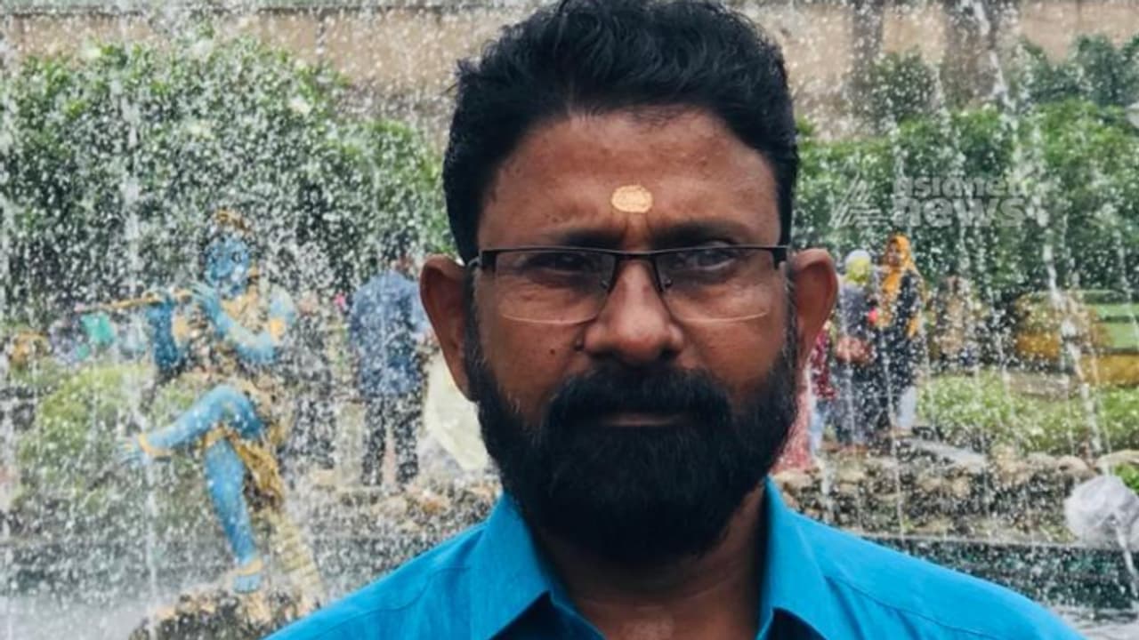 വീട്ടുടമസ്ഥന് കയറിൻ്റെ ചിത്രം ഫോണിൽ അയച്ചു; തിരഞ്ഞെത്തിയപ്പോൾ കണ്ടത് വയോധികൻ്റെ മൃതദേഹം വീട്ടുടമസ്ഥന് കയറിൻ്റെ ചിത്രം ഫോണിൽ അയച്ചു; തിരഞ്ഞെത്തിയപ്പോൾ കണ്ടത് വയോധികൻ്റെ മൃതദേഹം