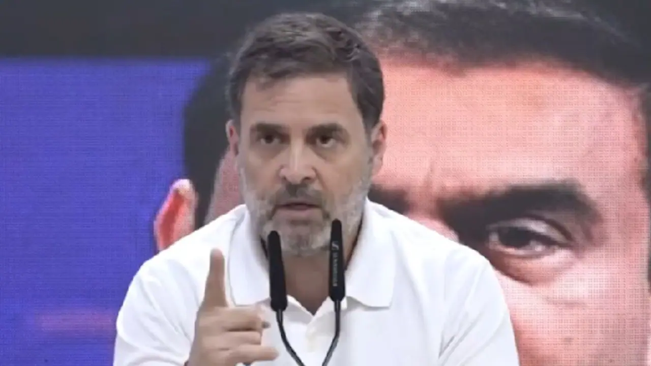 ವೀರ್ ಸಾವರ್ಕರ್ಗೆ ಅವಮಾನ, ರಾಹುಲ್ ಗಾಂಧಿಗೆ ಲಖನೌ ಕೋರ್ಟ್ನಿಂದ ಸಮನ್ಸ್! ವೀರ್ ಸಾವರ್ಕರ್ಗೆ ಅವಮಾನ, ರಾಹುಲ್ ಗಾಂಧಿಗೆ ಲಖನೌ ಕೋರ್ಟ್ನಿಂದ ಸಮನ್ಸ್!