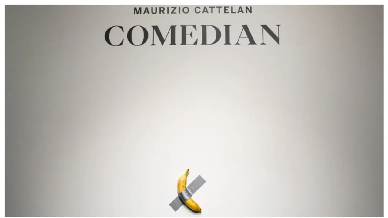 പേര് 'ഹാസ്യനടന്‍', ചുമരിലൊട്ടിച്ച് വച്ച ഒരു പഴം; ലേലത്തില്‍ വിറ്റ് പോയത് 52 കോടിക്ക് 