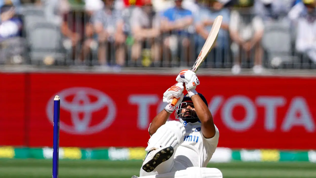 IND vs AUS, Perth Test: Rishabh Pant's 'BOX OFFICE' six stuns Pat Cummins, Indian fans go berserk (WATCH) IND vs AUS, Perth Test: Rishabh Pant's 'BOX OFFICE' six stuns Pat Cummins, Indian fans go berserk (WATCH)