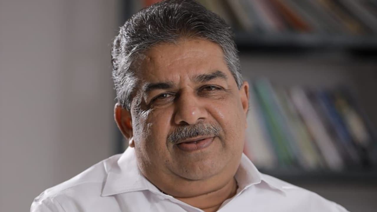  'വേട്ടയാടലും ഭീഷണിയും തന്നോട് വേണ്ട, പലരുടെയും യഥാര്‍ത്ഥ മുഖങ്ങള്‍ നാടറിയും'; മുന്നറിയിപ്പുമായി സജി ചെറിയാൻ