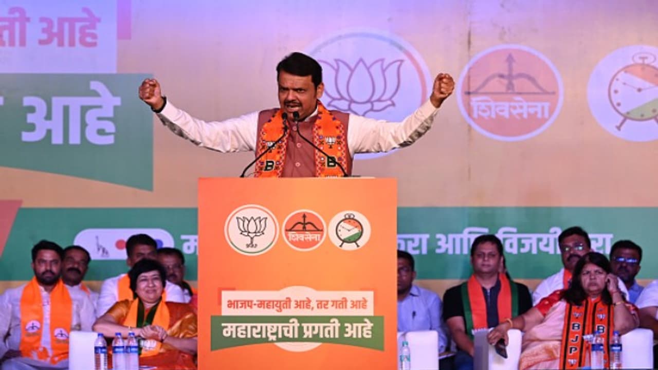 New Maharashtra government to be sworn in on December 5, BJP's Fadnavis frontrunner for CM post New Maharashtra government to be sworn in on December 5, BJP's Fadnavis frontrunner for CM post