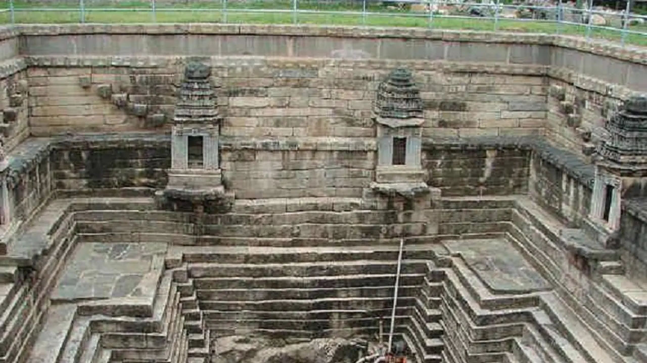 ಲಕ್ಕುಂಡಿಯಲ್ಲಿ ಇಂದು ಪ್ರಾಚ್ಯಾವಶೇಷ ಸಂಗ್ರಹಣೆ ಅಭಿಯಾನ, ಮಹತ್ವದ ಮೈಲಿಗಲ್ಲು ಸ್ಥಾಪಿಸಲು ಪುರಾತತ್ವ ಇಲಾಖೆ ಸಜ್ಜು ಲಕ್ಕುಂಡಿಯಲ್ಲಿ ಇಂದು ಪ್ರಾಚ್ಯಾವಶೇಷ ಸಂಗ್ರಹಣೆ ಅಭಿಯಾನ, ಮಹತ್ವದ ಮೈಲಿಗಲ್ಲು ಸ್ಥಾಪಿಸಲು ಪುರಾತತ್ವ ಇಲಾಖೆ ಸಜ್ಜು