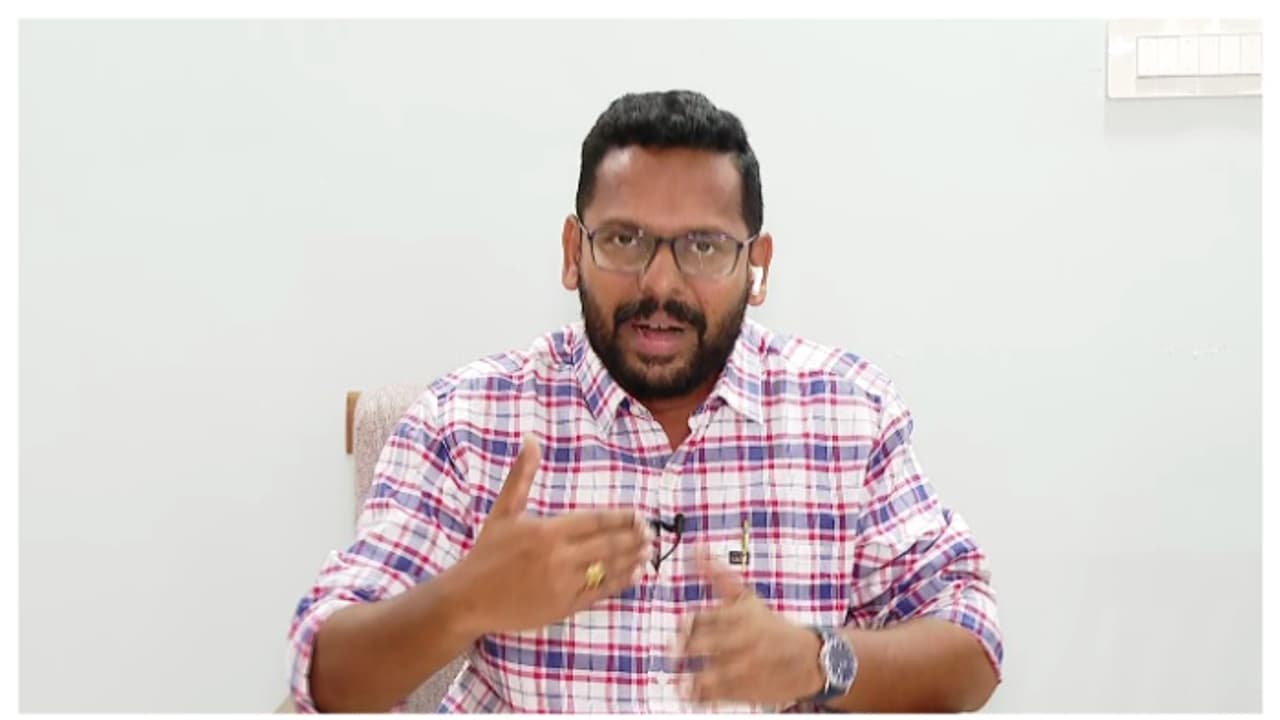 'പാലക്കാട് യുഡിഎഫ് ജയിച്ചത് വർഗീയ വോട്ട് കൊണ്ട്'; പത്രപരസ്യം നൽകിയതിൽ ഒരു തെറ്റും കാണുന്നില്ലെന്ന് സരിൻ 'പാലക്കാട് യുഡിഎഫ് ജയിച്ചത് വർഗീയ വോട്ട് കൊണ്ട്'; പത്രപരസ്യം നൽകിയതിൽ ഒരു തെറ്റും കാണുന്നില്ലെന്ന് സരിൻ