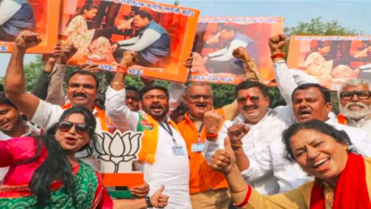 ಮಹಾರಾಷ್ಟ್ರ ವಿಧಾನಸಭೆಗೆ ಅಧಿಕೃತ ವಿರೋಧ ಪಕ್ಷ ಇಲ್ಲದಂತೆ ಮಾಡಿದ ಎನ್ಡಿಎ ಭರ್ಜರಿ ಗೆಲುವು ಮಹಾರಾಷ್ಟ್ರ ವಿಧಾನಸಭೆಗೆ ಅಧಿಕೃತ ವಿರೋಧ ಪಕ್ಷ ಇಲ್ಲದಂತೆ ಮಾಡಿದ ಎನ್ಡಿಎ ಭರ್ಜರಿ ಗೆಲುವು