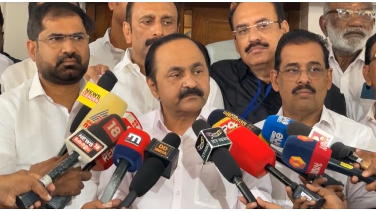 ചേലക്കരയിലെ തോൽവി; കോൺഗ്രസിൽ കലഹം, പരിശോധിക്കുമെന്ന് വി.ഡി സതീശൻ ചേലക്കരയിലെ തോൽവി; കോൺഗ്രസിൽ കലഹം, പരിശോധിക്കുമെന്ന് വി.ഡി സതീശൻ