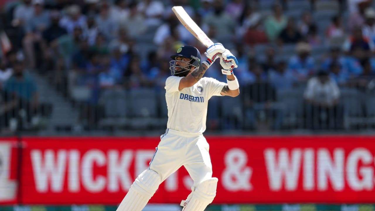 ವಿರಾಟ್ ಕೊಹ್ಲಿ ಭರ್ಜರಿ ಶತಕ; ಪರ್ತ್ ಟೆಸ್ಟ್ ಗೆಲ್ಲಲು ಕಠಿಣ ಗುರಿ ನೀಡಿದ ಟೀಂ ಇಂಡಿಯಾ ವಿರಾಟ್ ಕೊಹ್ಲಿ ಭರ್ಜರಿ ಶತಕ; ಪರ್ತ್ ಟೆಸ್ಟ್ ಗೆಲ್ಲಲು ಕಠಿಣ ಗುರಿ ನೀಡಿದ ಟೀಂ ಇಂಡಿಯಾ