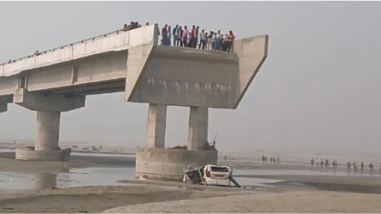 നിർമാണം പൂർത്തിയാകാത്ത പാലത്തിൽ നിന്ന് കാർ നദിയിലേക്ക് പതിച്ചു, ആരുമറിഞ്ഞില്ല, 3 യുവാക്കൾക്ക് ദാരുണാന്ത്യം നിർമാണം പൂർത്തിയാകാത്ത പാലത്തിൽ നിന്ന് കാർ നദിയിലേക്ക് പതിച്ചു, ആരുമറിഞ്ഞില്ല, 3 യുവാക്കൾക്ക് ദാരുണാന്ത്യം