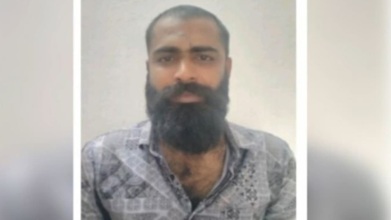 34കാരനെതിരെ വിവിധ സ്റ്റേഷനുകളിൽ വധശ്രമം മുതൽ ബലാത്സംഗക്കേസ് വരെ; രണ്ടാം തവണയും കാപ്പ ചുമത്തി നാടുകടത്തി 34കാരനെതിരെ വിവിധ സ്റ്റേഷനുകളിൽ വധശ്രമം മുതൽ ബലാത്സംഗക്കേസ് വരെ; രണ്ടാം തവണയും കാപ്പ ചുമത്തി നാടുകടത്തി