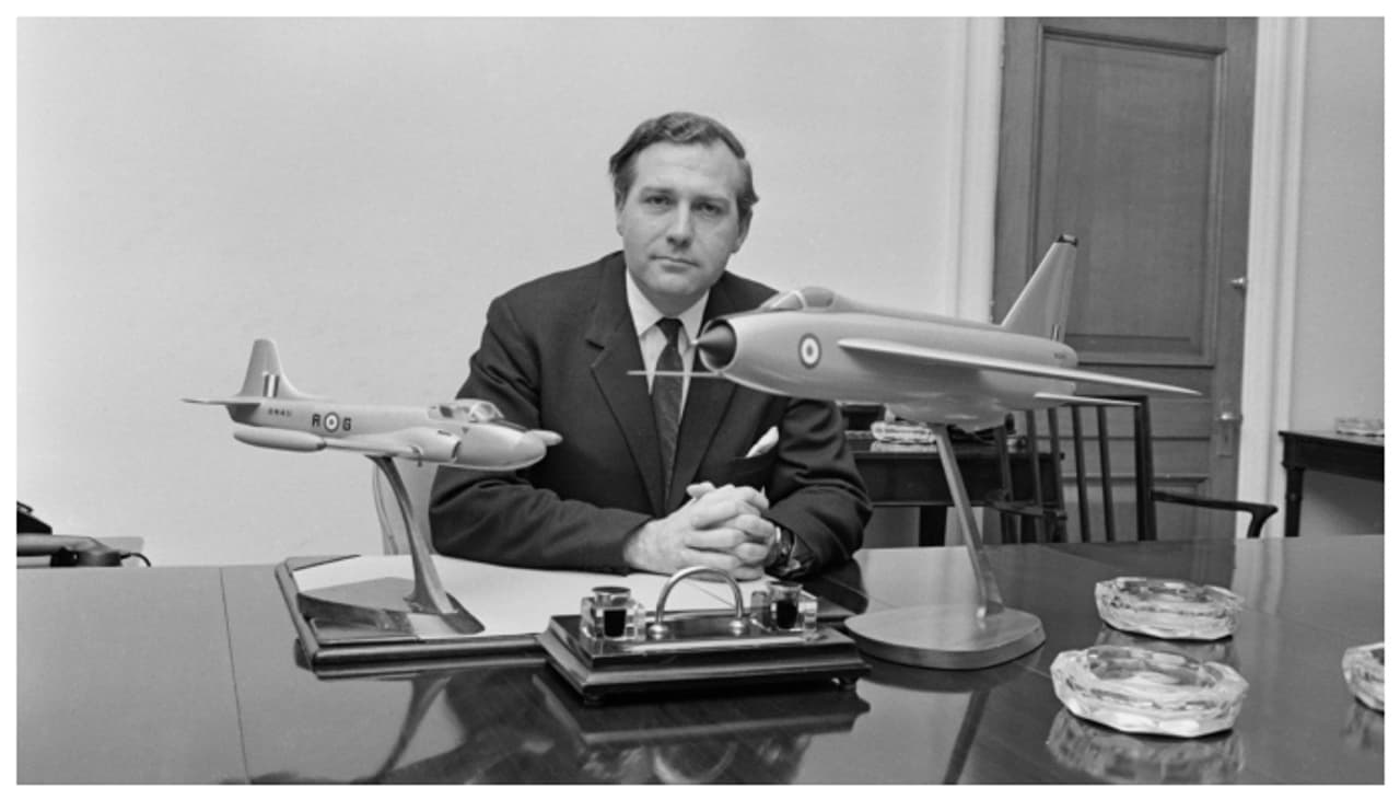 രണ്ട് തവണ 'മരിച്ച് ജീവിച്ച' ബ്രിട്ടീഷ് എംപി ജോൺ സ്റ്റോൺഹൗസിന്റെ നിഗൂഢജീവിതം രണ്ട് തവണ 'മരിച്ച് ജീവിച്ച' ബ്രിട്ടീഷ് എംപി ജോൺ സ്റ്റോൺഹൗസിന്റെ നിഗൂഢജീവിതം