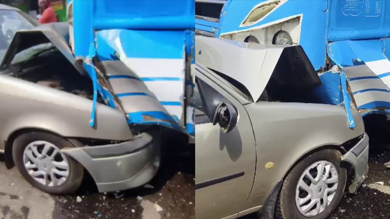 തൃശൂരിൽ നിയന്ത്രണം വിട്ട കാര്‍ സ്വകാര്യ ബസിലേക്ക് ഇടിച്ചുകയറി അപകടം; കാര്‍ യാത്രികനായ ഒരാള്‍ക്ക് പരിക്ക്