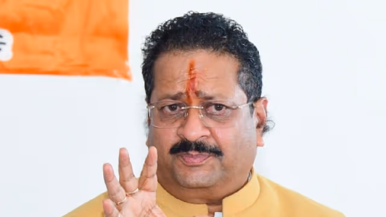 ಪ್ರಿಯಾಂಕ್ ಖರ್ಗೆ ರಜಾಕಾರರು ಮುಸ್ಲಿಮರಲ್ಲ ಅಂತಾರೆ, ಹಾಗಾದ್ರೆ ಅವರೇನು ಲಿಂಗಾಯತರ? ಬ್ರಾಹ್ಮಣರಾ?: ಯತ್ನಾಳ್ ಲೇವಡಿ