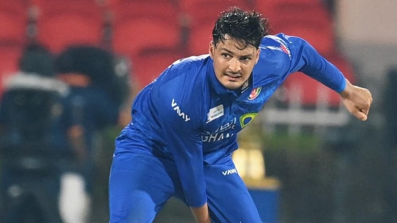 കോളടിച്ചത് മുംബൈ ഇന്ത്യന്സിന്! അഞ്ച് വിക്കറ്റുമായി അഫ്ഗാന് വണ്ടര്കിഡ്; സിംബാബ്വെ തകര്ന്നു കോളടിച്ചത് മുംബൈ ഇന്ത്യന്സിന്! അഞ്ച് വിക്കറ്റുമായി അഫ്ഗാന് വണ്ടര്കിഡ്; സിംബാബ്വെ തകര്ന്നു