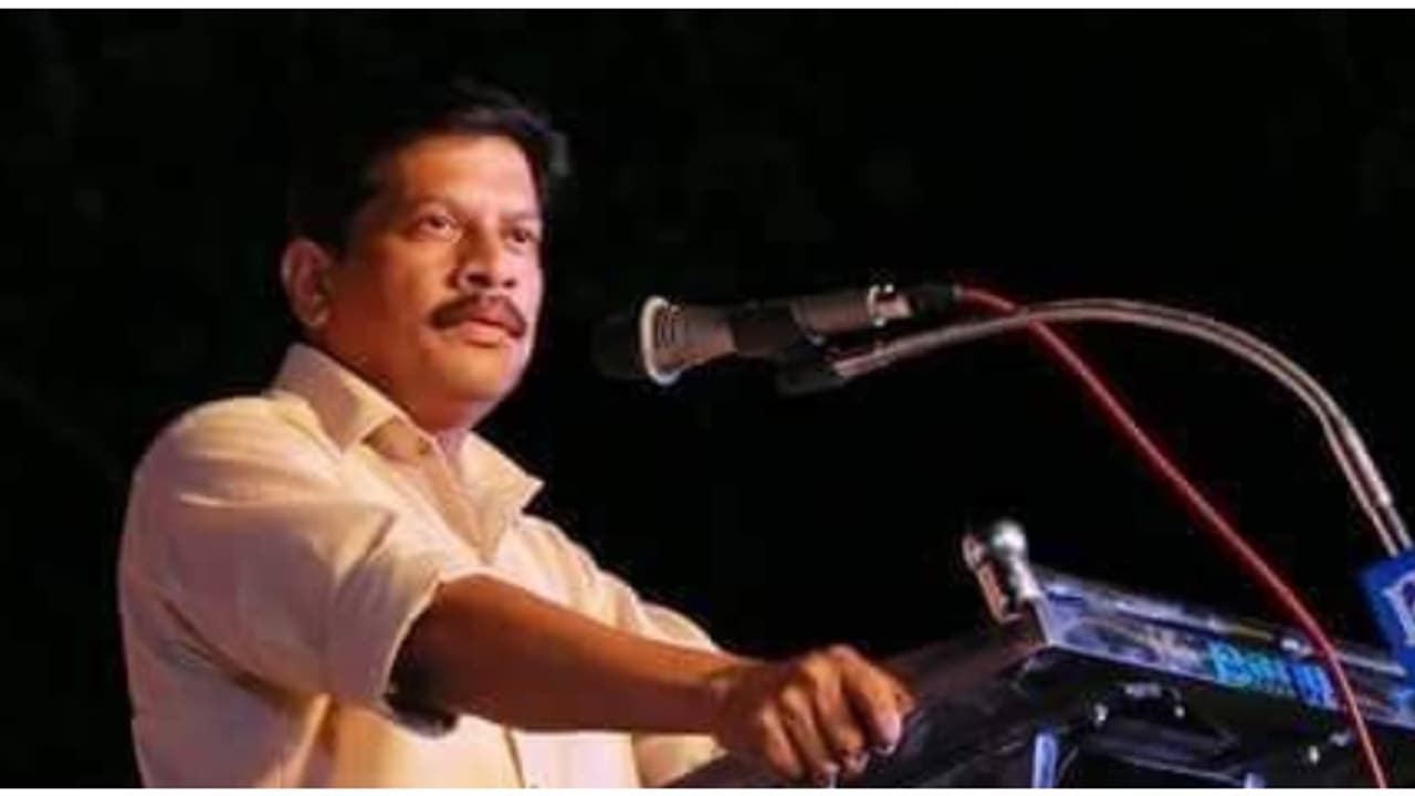 'ചേലക്കരയില് പണം നല്കി വോട്ടര്മാരെ സ്വാധീനിക്കാന് ശ്രമിച്ചു'; തെളിവുകൾ പുറത്തുവിടുമെന്ന് യു.ആർ പ്രദീപ് 'ചേലക്കരയില് പണം നല്കി വോട്ടര്മാരെ സ്വാധീനിക്കാന് ശ്രമിച്ചു'; തെളിവുകൾ പുറത്തുവിടുമെന്ന് യു.ആർ പ്രദീപ്