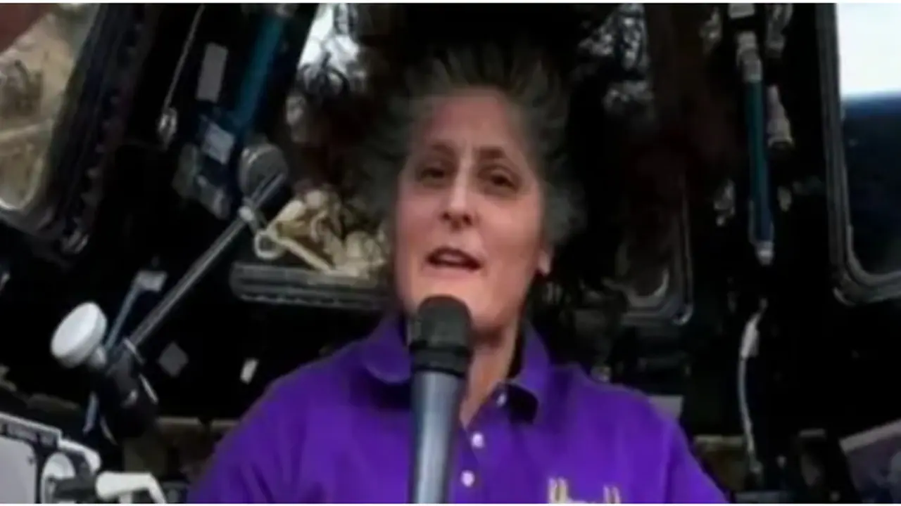 ഹും നാറ്റം, ബഹിരാകാശത്ത് അസാധാരണമായ ദുര്‍ഗന്ധം! കാരണം റഷ്യൻ സ്പേസ് ക്രാഫ്റ്റോ? സുനിത വില്യംസിന്‍റെ പരാതി