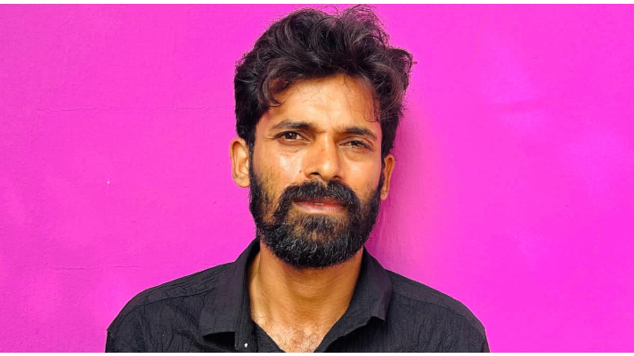 ലക്ഷങ്ങളുടെ സ്വർണം കവർന്നു; തമിഴ്നാട്ടിൽ നിന്ന് കേരളത്തിലേയ്ക്ക് കടന്ന പ്രതിയെ കയ്യോടെ പൊക്കി പൊലീസ് ലക്ഷങ്ങളുടെ സ്വർണം കവർന്നു; തമിഴ്നാട്ടിൽ നിന്ന് കേരളത്തിലേയ്ക്ക് കടന്ന പ്രതിയെ കയ്യോടെ പൊക്കി പൊലീസ്