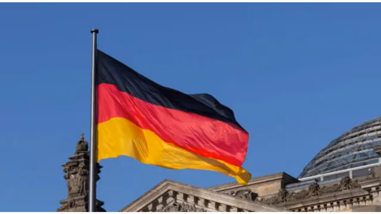 റഷ്യൻ ഭീഷണി; ബങ്കറുകൾ അതിവേഗം സജ്ജമാക്കി ജർമ്മനി, സിവിൽ ഡിഫൻസിന് മുൻഗണന നൽകി യൂറോപ്യൻ രാജ്യങ്ങൾ റഷ്യൻ ഭീഷണി; ബങ്കറുകൾ അതിവേഗം സജ്ജമാക്കി ജർമ്മനി, സിവിൽ ഡിഫൻസിന് മുൻഗണന നൽകി യൂറോപ്യൻ രാജ്യങ്ങൾ