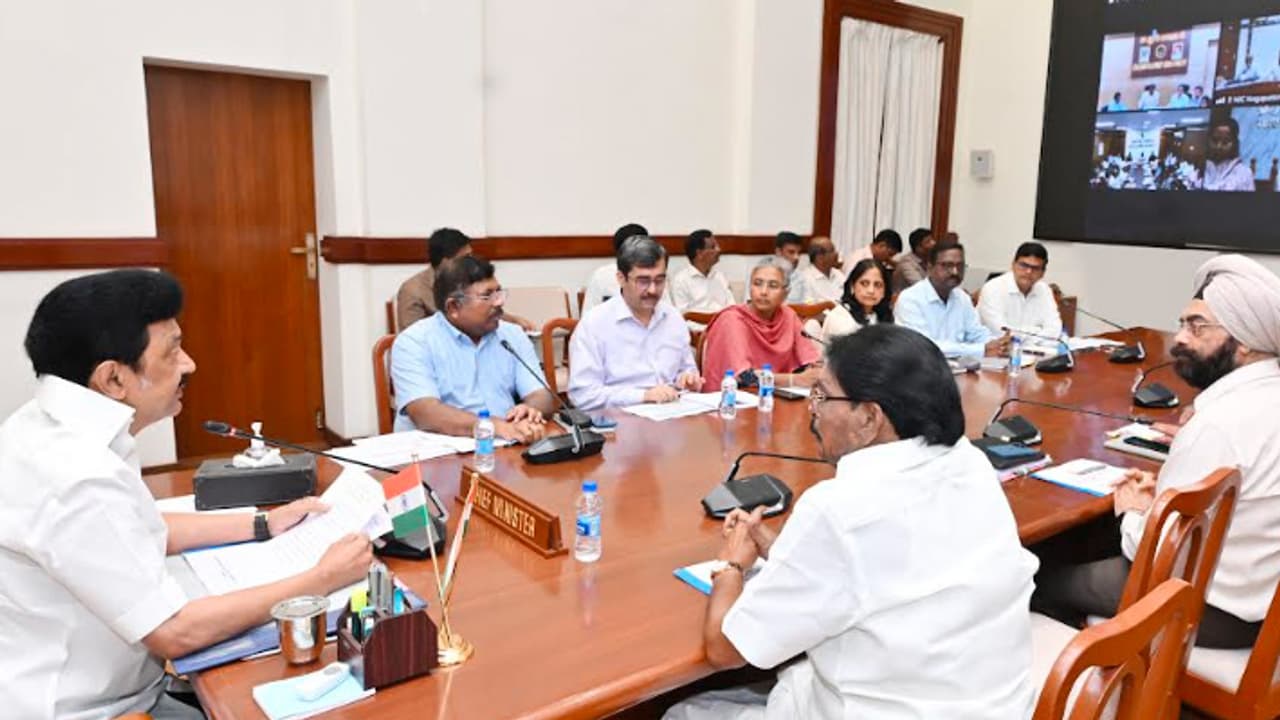 இந்த 6 மாவட்டங்களில் அதிகனமழை எச்சரிக்கை! தயாராக இருங்க! முதல்வர் மு.க.ஸ்டாலின் உத்தரவு! இந்த 6 மாவட்டங்களில் அதிகனமழை எச்சரிக்கை! தயாராக இருங்க! முதல்வர் மு.க.ஸ்டாலின் உத்தரவு!