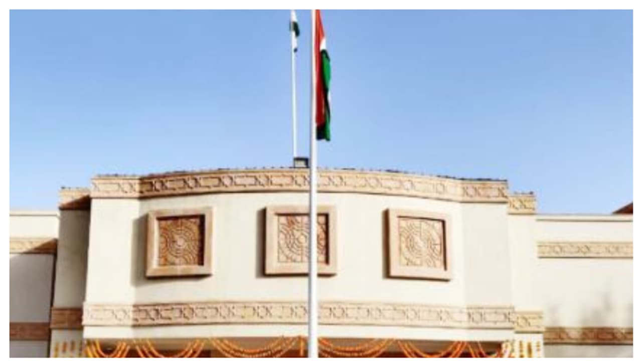 ഇന്ത്യൻ എംബസിയിൽ തൊഴിലവസരം; ആകർഷകമായ ശമ്പളം, ഓൺലൈനായി അപേക്ഷകൾ അയയ്ക്കാം