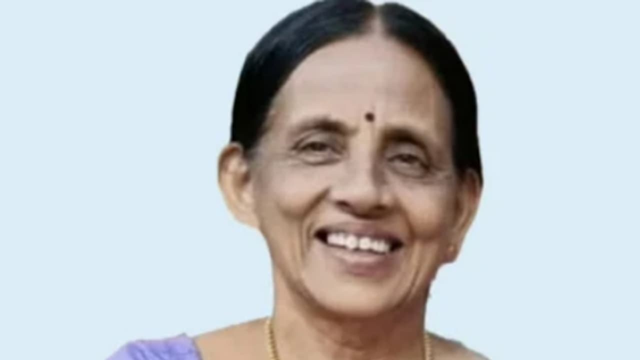 ചപ്പുചവറുകൾ കൂട്ടിയിട്ട് കത്തിക്കുന്നതിനിടെ വസ്ത്രത്തിൽ തീപടര്‍ന്ന് പൊള്ളലേറ്റ വീട്ടമ്മ മരിച്ചു