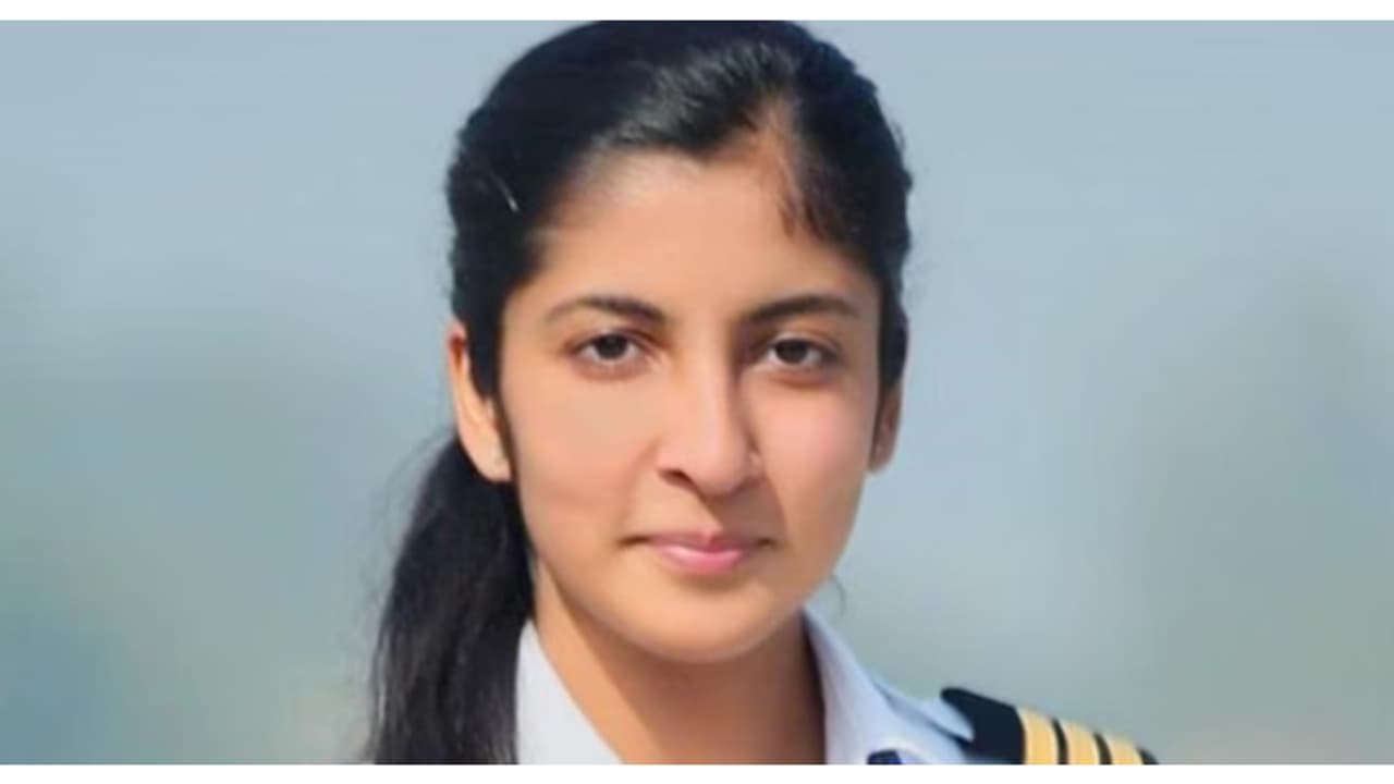 വനിതാ പൈലറ്റിന്റെ മരണത്തിൽ കാമുകൻ അറസ്റ്റിൽ; 'മാംസാഹാരം കഴിച്ചതിന് പരസ്യമായി അധിക്ഷേപിച്ചു, വിലക്കി'