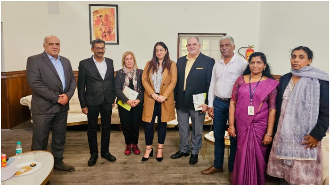 കേരളത്തിൽ നിന്നും ഗ്രീസിലേക്കുള്ള തൊഴിൽ റിക്രൂട്ട്മെന്റ്; ദില്ലിയിൽ ചര്ച്ച നടത്തി നോര്ക്ക പ്രതിനിധികള് കേരളത്തിൽ നിന്നും ഗ്രീസിലേക്കുള്ള തൊഴിൽ റിക്രൂട്ട്മെന്റ്; ദില്ലിയിൽ ചര്ച്ച നടത്തി നോര്ക്ക പ്രതിനിധികള്