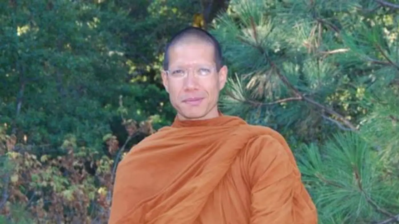 പിതാവിന്‍റെ 40,000 കോടിയുടെ സാമ്രാജ്യമുപേക്ഷിച്ച് 18 ാം വയസ്സിൽ സന്യാസിയായ യുവാവ്, ആരാണ് സിരിപന്യോ? 