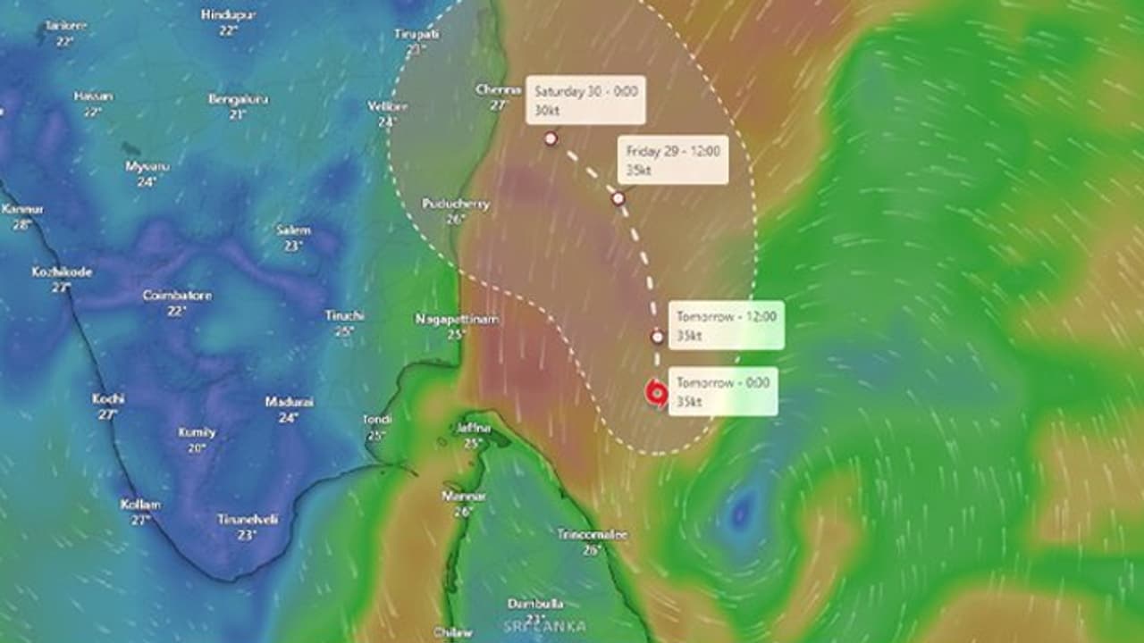 അതിതീവ്ര ന്യൂനമർദം ചുഴലിക്കാറ്റാകാൻ ഇനി മണിക്കൂറുകൾ; ‘ഫെംഗൽ’ പുതുച്ചേരിയിലേക്ക്, കേരളത്തിലും മഴ സാധ്യത അതിതീവ്ര ന്യൂനമർദം ചുഴലിക്കാറ്റാകാൻ ഇനി മണിക്കൂറുകൾ; ‘ഫെംഗൽ’ പുതുച്ചേരിയിലേക്ക്, കേരളത്തിലും മഴ സാധ്യത