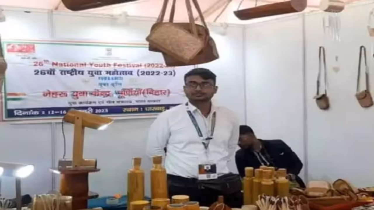 लोग हंसे जंगली तक कहा...इन्‍होंने रच दिया इतिहास , अब सालाना 25 लाख की कमाई
