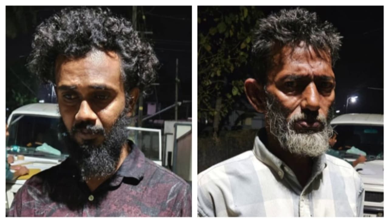 മഞ്ചേരിയിൽ നിന്നും മണ്ണാർക്കാടേക്ക് ബൈക്കിൽ യാത്ര; സ്ക്വാഡ് പരിശോധന, 10 കിലോ കഞ്ചാവുമായി 2 പേര് പിടിയില് മഞ്ചേരിയിൽ നിന്നും മണ്ണാർക്കാടേക്ക് ബൈക്കിൽ യാത്ര; സ്ക്വാഡ് പരിശോധന, 10 കിലോ കഞ്ചാവുമായി 2 പേര് പിടിയില്