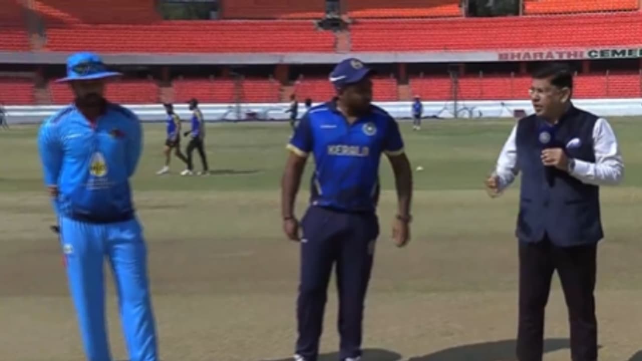 ഹൈദരാബാദില് ബാറ്റിംഗ് വെടിക്കെട്ട്? മുംബൈക്കെതിരെ കേരളം ആദ്യം ബാറ്റ് ചെയ്യും, സഞ്ജു സാംസണ് തിരിച്ചെത്തി ഹൈദരാബാദില് ബാറ്റിംഗ് വെടിക്കെട്ട്? മുംബൈക്കെതിരെ കേരളം ആദ്യം ബാറ്റ് ചെയ്യും, സഞ്ജു സാംസണ് തിരിച്ചെത്തി