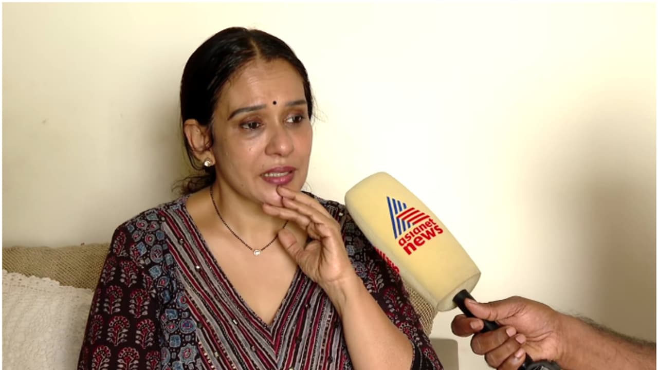 'ഹേമ കമ്മിറ്റി കാട്ടിയത് വിശ്വാസ വഞ്ചന, കേസിന് താൽപര്യമില്ലെന്ന് അന്നേ പറഞ്ഞു'; പ്രതികരിച്ച് നടി മാലാ പാർവ്വതി 'ഹേമ കമ്മിറ്റി കാട്ടിയത് വിശ്വാസ വഞ്ചന, കേസിന് താൽപര്യമില്ലെന്ന് അന്നേ പറഞ്ഞു'; പ്രതികരിച്ച് നടി മാലാ പാർവ്വതി