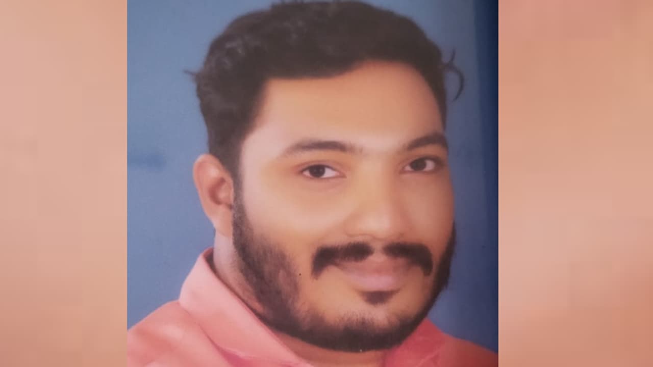 മകനെ തേടി അച്ഛൻ ദില്ലി ഹൈക്കോടതിയിൽ സമർപ്പിച്ച ഹർജിയിൽ ട്വിസ്റ്റ്; തൃശ്ശൂരുകാരൻ എഡ്വിൻ തോമസ് കൊള്ള സംഘാംഗം? മകനെ തേടി അച്ഛൻ ദില്ലി ഹൈക്കോടതിയിൽ സമർപ്പിച്ച ഹർജിയിൽ ട്വിസ്റ്റ്; തൃശ്ശൂരുകാരൻ എഡ്വിൻ തോമസ് കൊള്ള സംഘാംഗം?