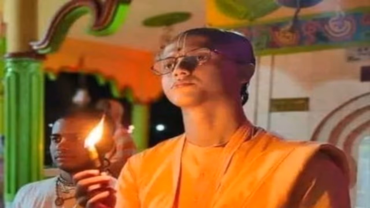 Bangladesh arrests Chinmoy Das' assistant, another ISKCON devotee without warrant amid row