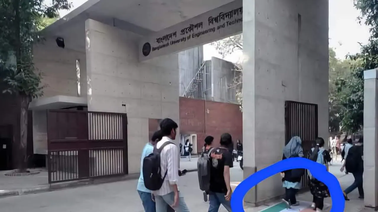 'Insult to India': Bangladeshi students step on Indian flag at universities' gates, sparks outrage | See Pics