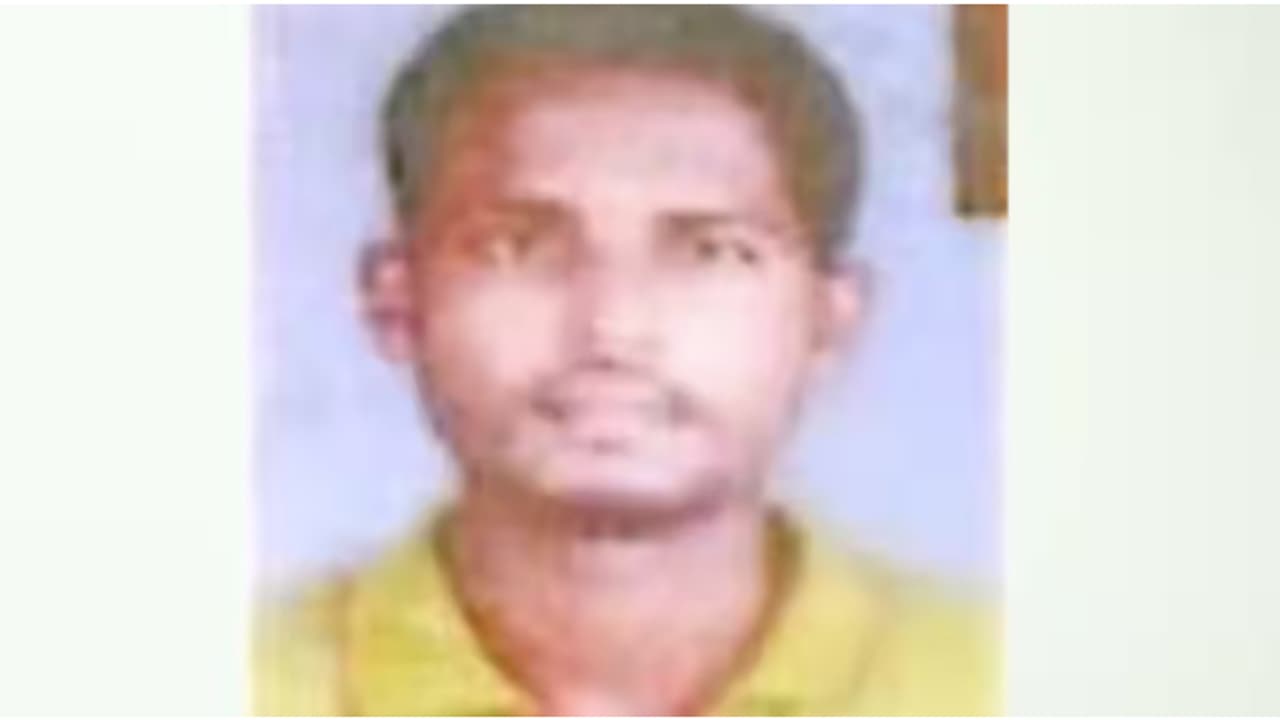 കൈക്കുഞ്ഞുമായി പിതാവ് ട്രെയിനിനു മുന്നിൽ ചാടി മരിച്ചു കൈക്കുഞ്ഞുമായി പിതാവ് ട്രെയിനിനു മുന്നിൽ ചാടി മരിച്ചു