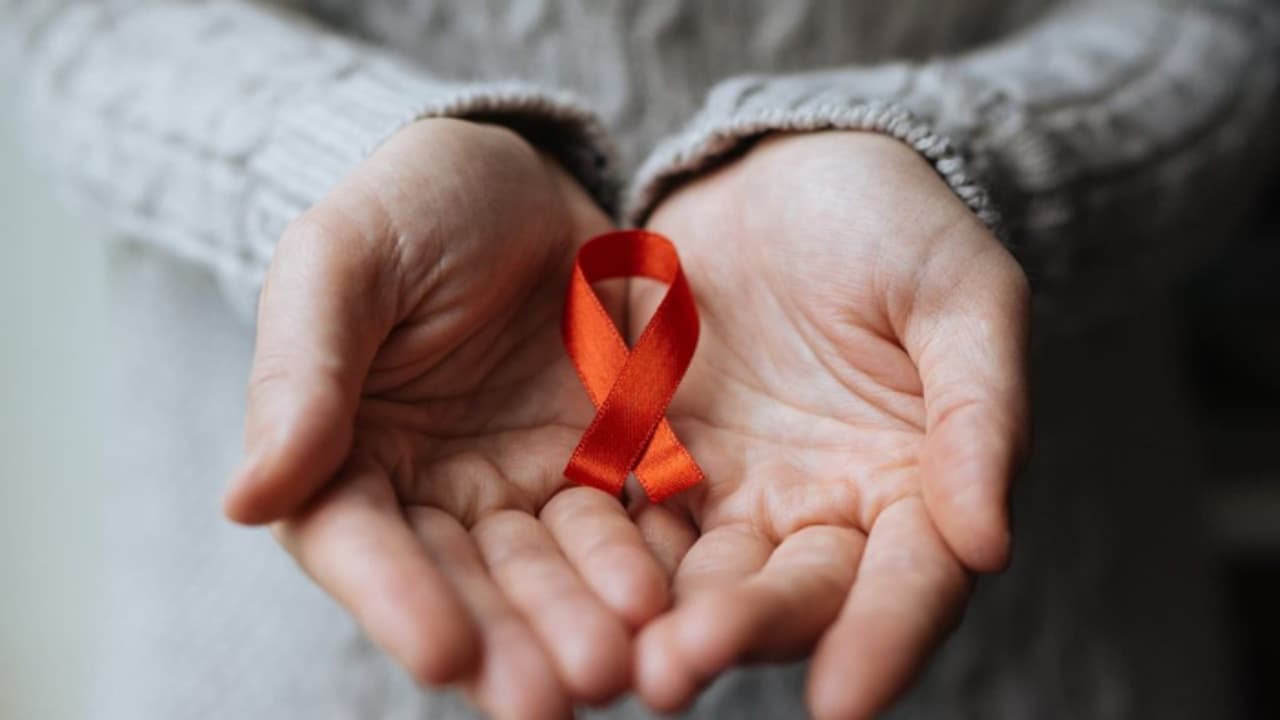 World AIDS Day 2024: എയ്ഡ്സിനെ ഇല്ലാതാക്കാം; രോഗസാധ്യത കുറയ്ക്കാന് ശ്രദ്ധിക്കേണ്ട കാര്യങ്ങള് World AIDS Day 2024: എയ്ഡ്സിനെ ഇല്ലാതാക്കാം; രോഗസാധ്യത കുറയ്ക്കാന് ശ്രദ്ധിക്കേണ്ട കാര്യങ്ങള്
