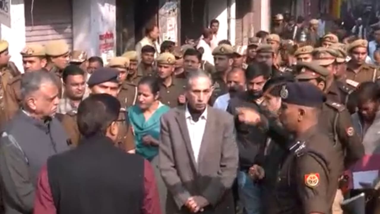 സംഘര്‍ഷമുണ്ടായ സംഭലിൽ മുൻ ഹൈക്കോടതി ജഡ്ജിയുടെ നേതൃത്വത്തിൽ ജുഡീഷ്യൽ കമ്മീഷൻ പരിശോധന നടത്തി