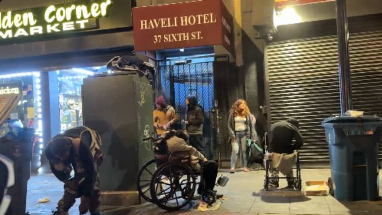 ഞെട്ടിക്കുന്ന വീഡിയോയുമായി ഇന്ത്യൻ യൂട്യൂബർ, തെരുവിൽ സോംബികളെ പോലെ അലയുന്ന മനുഷ്യർ