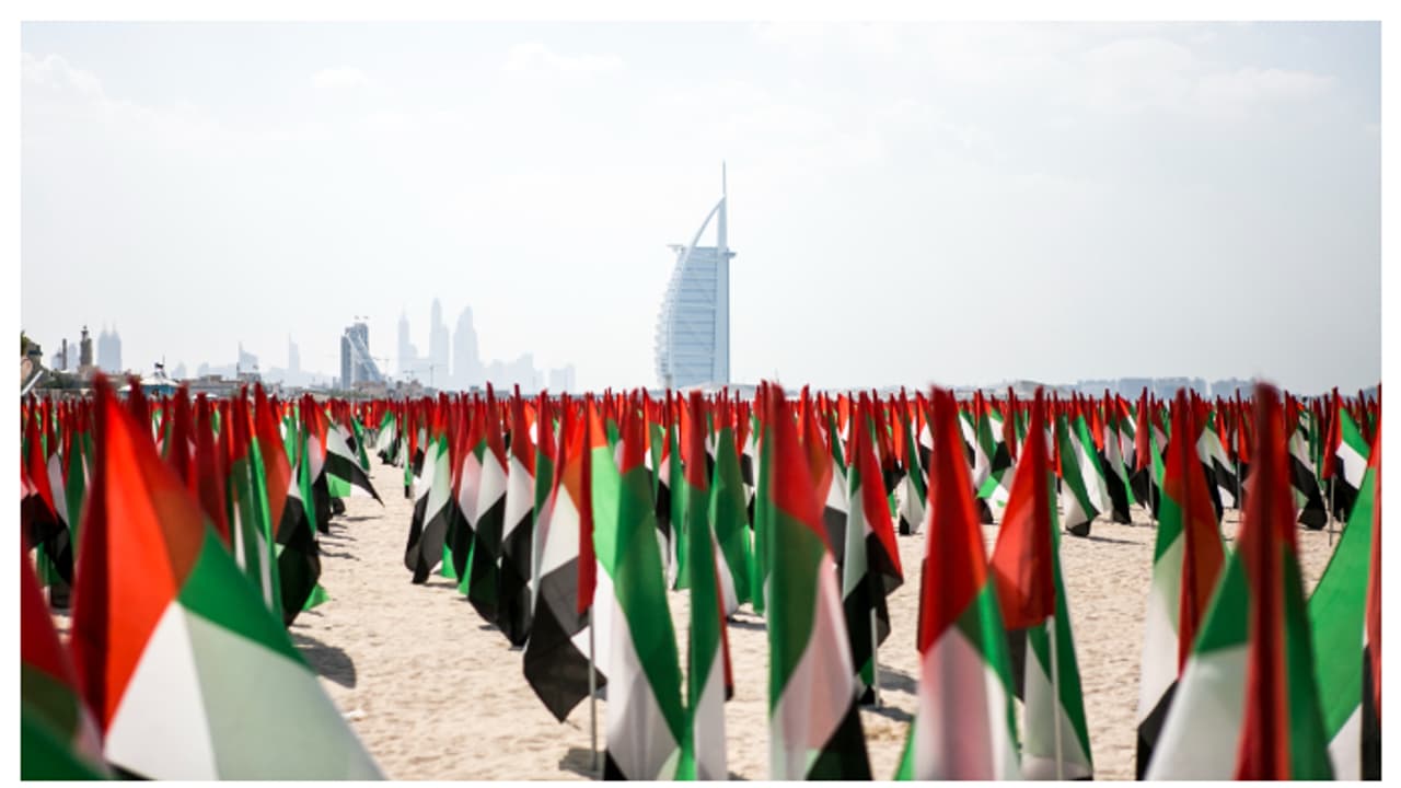 53ന്റെ നിറവില് യുഎഇ; ഐക്യത്തിന്റെ സന്ദേശവുമായി രാജ്യത്ത് ദേശീയ ദിനാഘോഷം 53ന്റെ നിറവില് യുഎഇ; ഐക്യത്തിന്റെ സന്ദേശവുമായി രാജ്യത്ത് ദേശീയ ദിനാഘോഷം