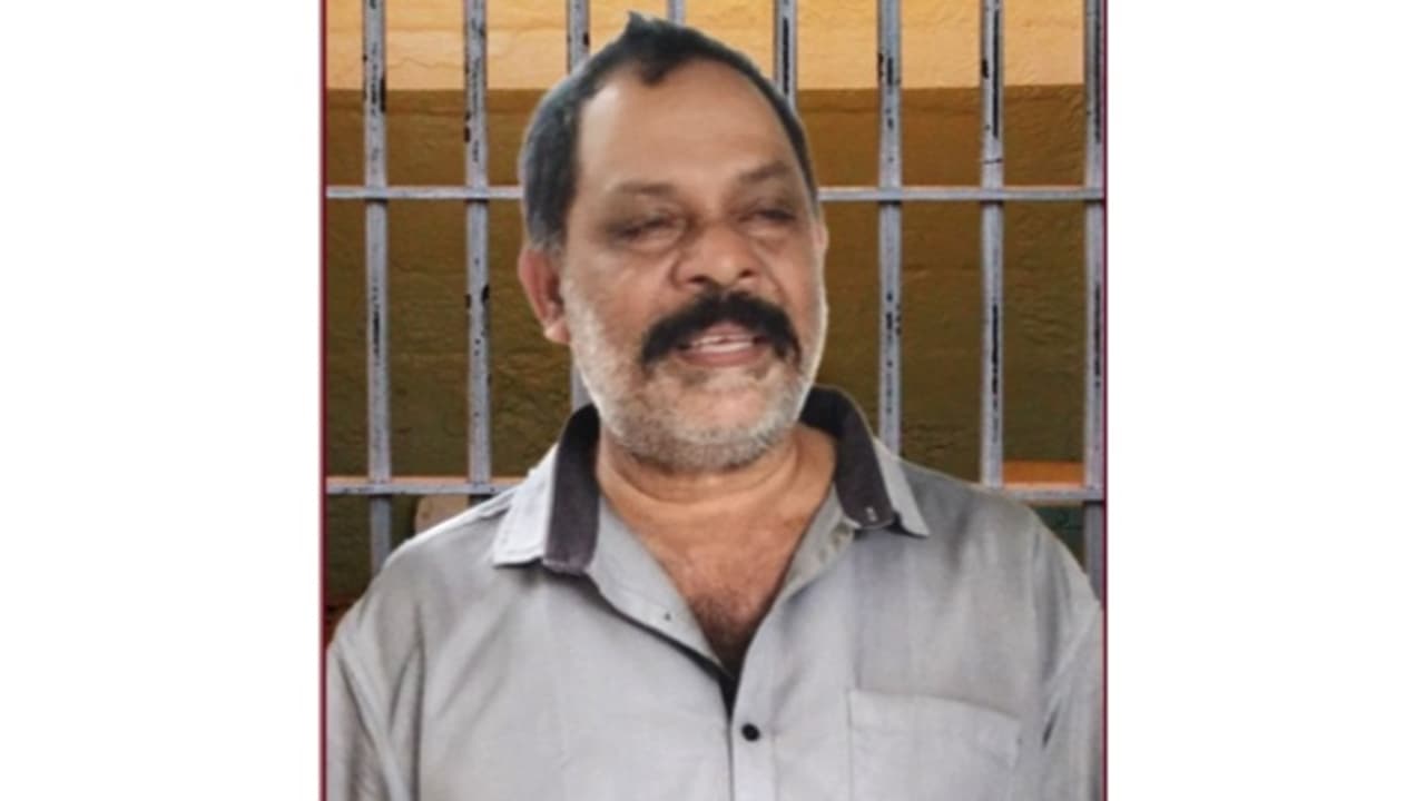 വിൽക്കാനായി സൂക്ഷിച്ചുവെച്ചിരുന്നത് 30 ലിറ്റർ വിദേശ മദ്യം; കഴക്കൂട്ടത്ത് മദ്ധ്യവയസ്കനെ എക്സൈസ് പിടികൂടി വിൽക്കാനായി സൂക്ഷിച്ചുവെച്ചിരുന്നത് 30 ലിറ്റർ വിദേശ മദ്യം; കഴക്കൂട്ടത്ത് മദ്ധ്യവയസ്കനെ എക്സൈസ് പിടികൂടി