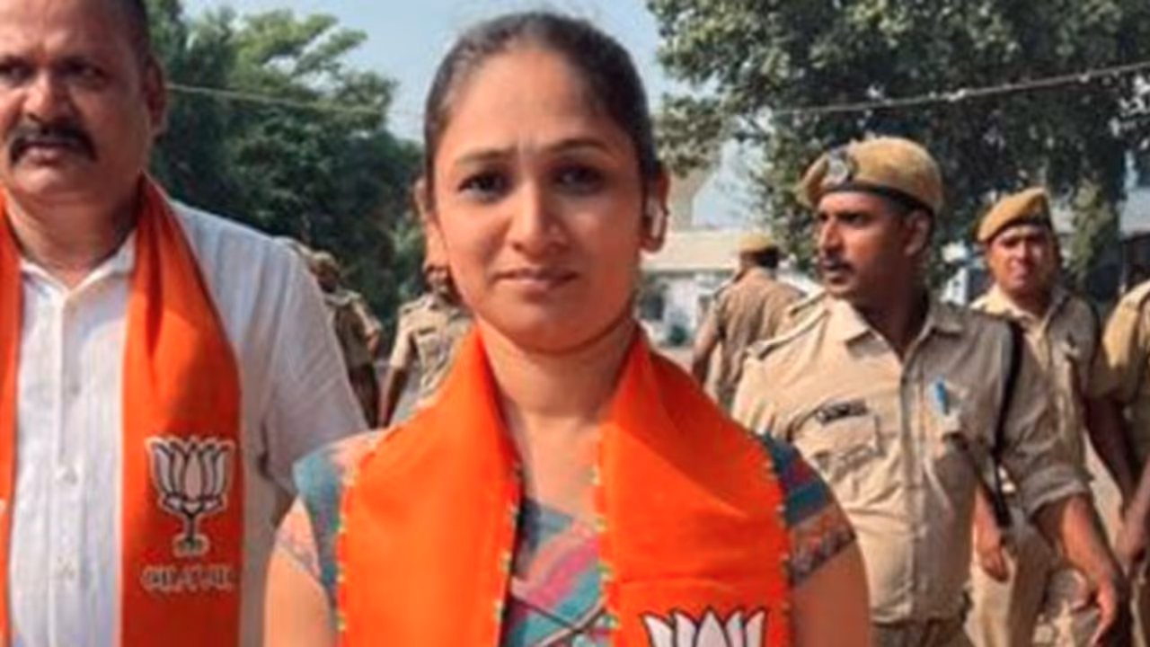 ബിജെപി വനിതാ നേതാവ് ജീവനൊടുക്കി; വലിയ സമ്മര്‍ദ്ദത്തിലെന്ന് സഹനേതാവിനോട് പറഞ്ഞിരുന്നതായി പൊലീസ്